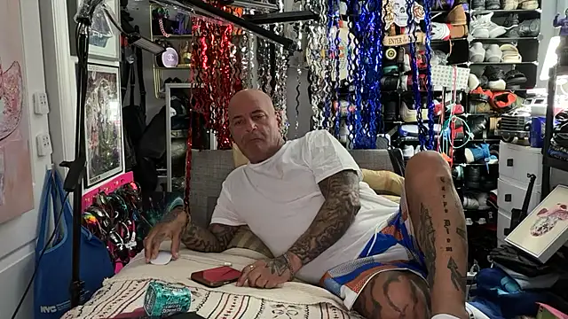 joeytatts66 online show from June 3, 1:19 am