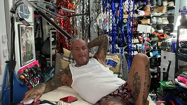 joeytatts66 online show from June 6, 2:05 am
