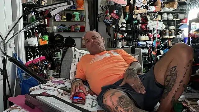 joeytatts66 online show from July 1, 2:24 am