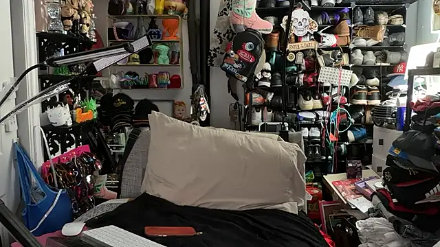 joeytatts66 online show from July 7, 1:30 am