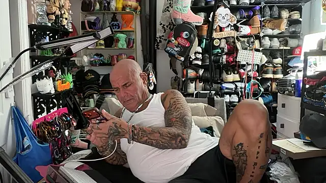 joeytatts66 online show from July 11, 4:26 am