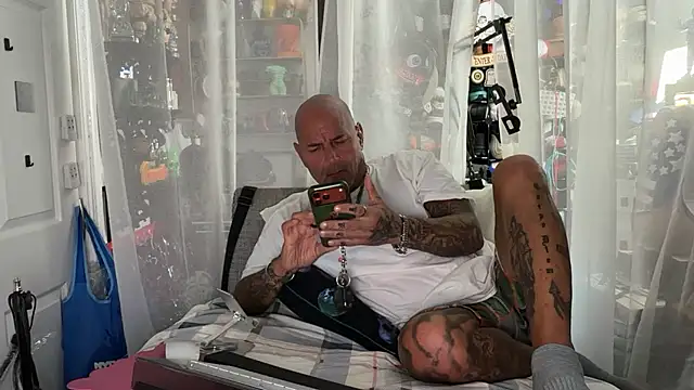 joeytatts66 online show from July 24, 1:14 am
