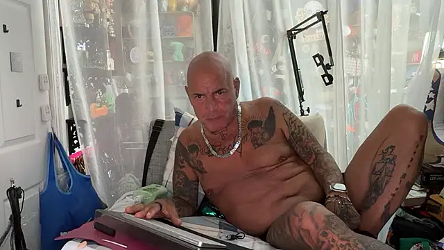 joeytatts66 online show from July 25, 4:43 am
