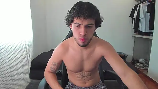 Snapshot of daddy_jhons chatting on December 5, 4:34 pm daddy jhons online show from December 5, 4:34 pm