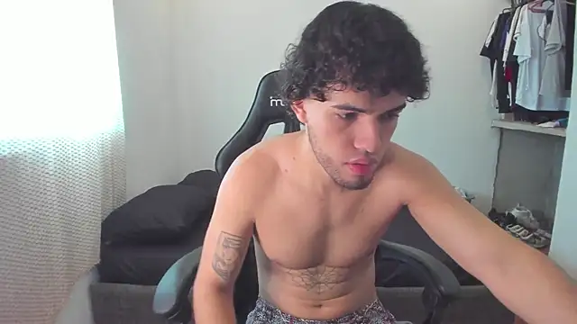 Snapshot of daddy_jhons chatting on December 9, 4:05 pm daddy jhons online show from December 9, 4:05 pm