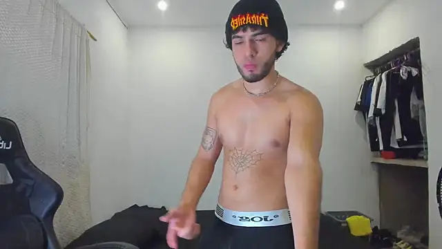 Snapshot of daddy_jhons chatting on December 21, 1:58 am daddy jhons online show from December 21, 1:58 am