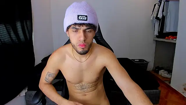 Snapshot of daddy_jhons chatting on February 6, 6:24 pm daddy jhons online show from February 6, 6:24 pm