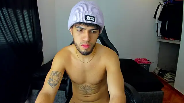 Snapshot of daddy_jhons chatting on March 1, 6:21 pm daddy jhons online show from March 1, 6:21 pm