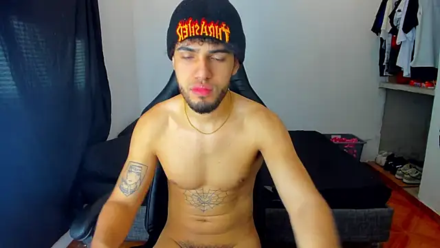 Snapshot of daddy_jhons chatting on March 8, 6:16 pm daddy jhons online show from March 8, 6:16 pm