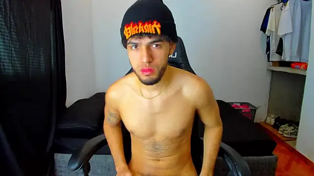 Snapshot of daddy_jhons chatting on March 19, 3:51 pm daddy jhons online show from March 19, 3:51 pm