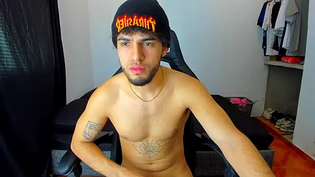 Snapshot of daddy_jhons chatting on March 20, 3:47 pm daddy jhons online show from March 20, 3:47 pm