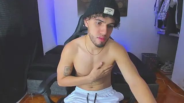 Snapshot of daddy_jhons chatting on September 8, 3:55 pm daddy jhons online show from September 8, 3:55 pm