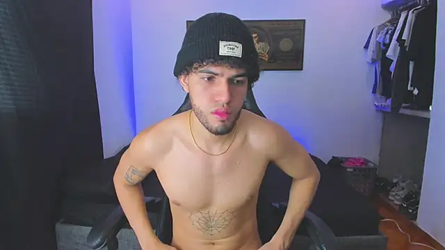 Snapshot of daddy_jhons chatting on September 22, 4:53 pm daddy jhons online show from September 22, 4:53 pm