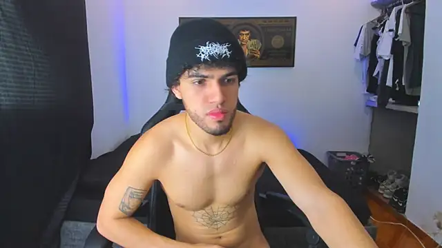 Snapshot of daddy_jhons chatting on October 6, 5:54 pm daddy jhons online show from October 6, 5:54 pm