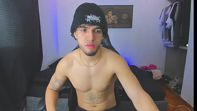 Snapshot of daddy_jhons chatting on October 22, 4:18 pm daddy jhons online show from October 22, 4:18 pm