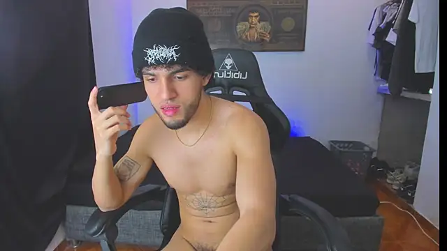 Snapshot of daddy_jhons chatting on October 24, 11:56 pm daddy jhons online show from October 24, 11:56 pm