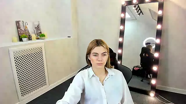 Cherry Price online show from December 18, 12:43 am