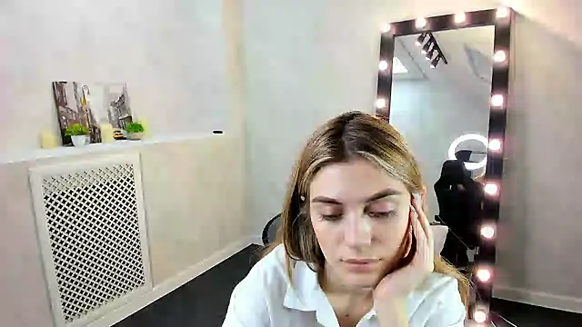 Cherry Price online show from December 18, 3:47 am