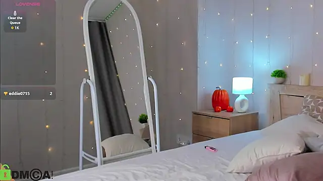 Cherry Price online show from November 18, 10:25 pm