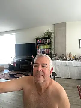 Snapshot of aarosteev2 chatting on December 5, 2:47 pm aarosteev2 online show from December 5, 2:47 pm