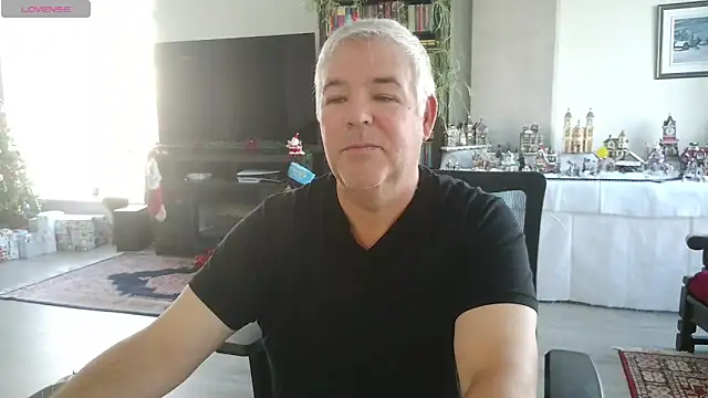 Snapshot of aarosteev2 chatting on December 16, 6:24 pm aarosteev2 online show from December 16, 6:24 pm