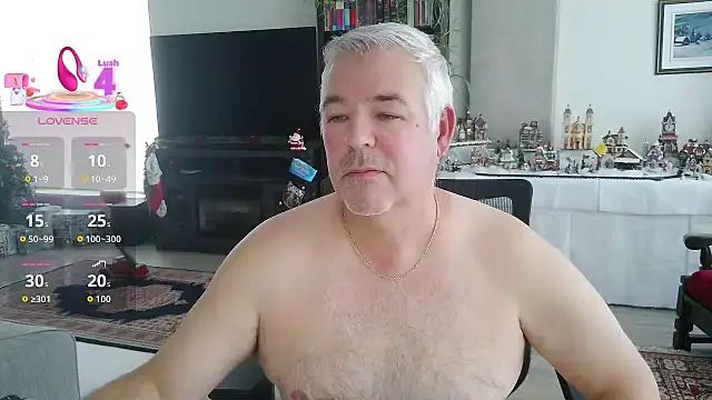 Snapshot of aarosteev2 chatting on December 18, 3:07 pm aarosteev2 online show from December 18, 3:07 pm