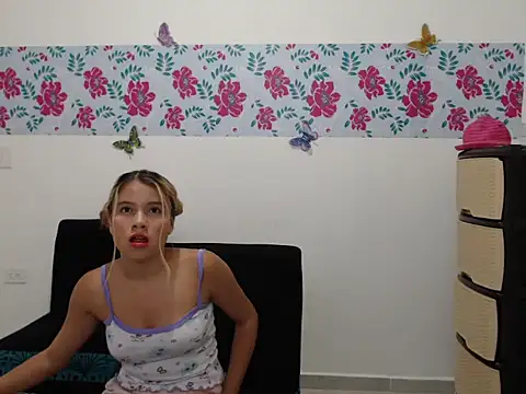 Snapshot of Naomi991 chatting on December 31, 1:57 am Naomi991 online show from December 31, 1:57 am