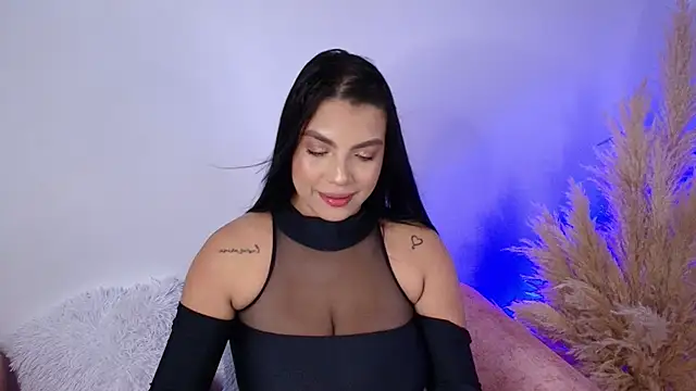 AngelaWhitte  online show from January 14, 7:43 pm