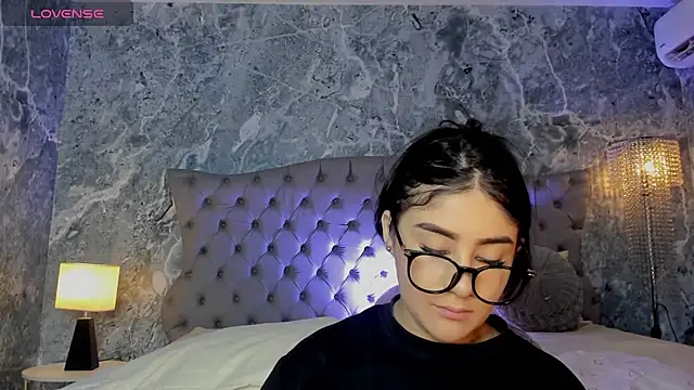 Snapshot of Belliinda_21 chatting on June 20, 7:05 pm Belliinda 21 online show from June 20, 7:05 pm