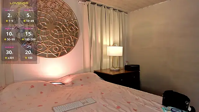 Snapshot of Belliinda_21 chatting on July 26, 8:27 pm Belliinda 21 online show from July 26, 8:27 pm