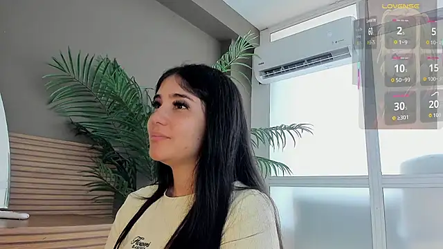 Snapshot of Belliinda_21 chatting on July 27, 7:10 pm Belliinda 21 online show from July 27, 7:10 pm