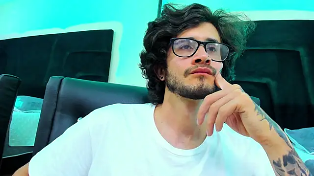 Loggan donnelly online show from January 18, 12:13 am