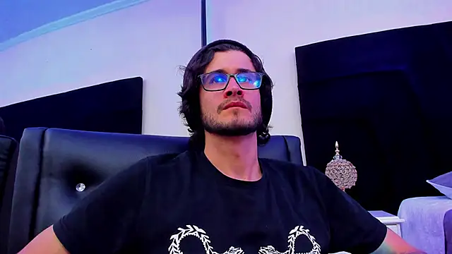 Loggan donnelly online show from January 18, 8:19 pm