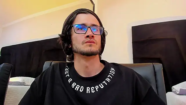 Loggan donnelly online show from January 25, 11:11 pm