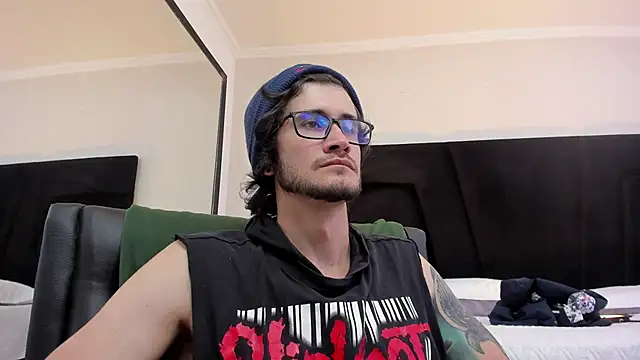 Loggan donnelly online show from January 27, 2:42 am