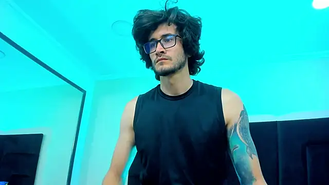 Loggan donnelly online show from January 31, 9:05 pm