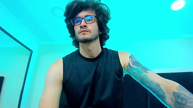 Loggan donnelly online show from February 1, 12:18 am