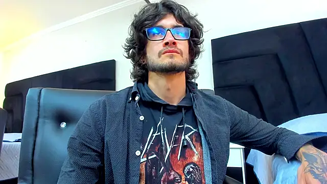 Loggan donnelly online show from February 15, 8:22 pm