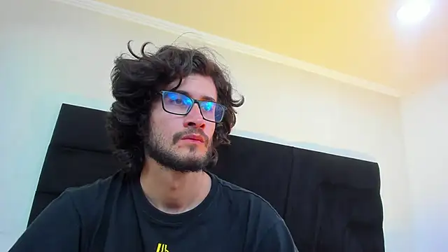 Loggan donnelly online show from March 6, 12:43 am