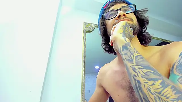 Loggan donnelly online show from March 19, 11:25 pm