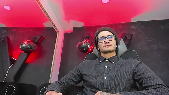 Loggan donnelly online show from September 11, 8:53 pm