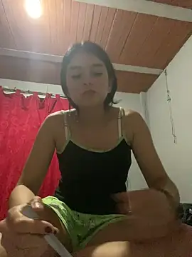 Snapshot of Naty_G chatting on March 22, 1:32 am Naty G online show from March 22, 1:32 am