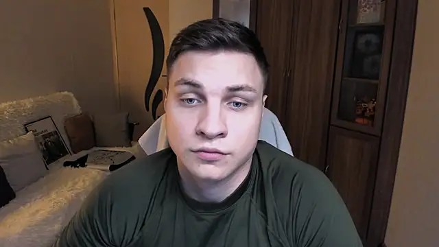 handsome guy01 online show from September 24, 5:38 pm