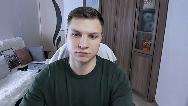 handsome guy01 online show from September 25, 5:27 pm