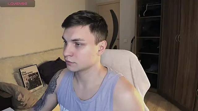 handsome guy01 online show from October 6, 3:31 pm