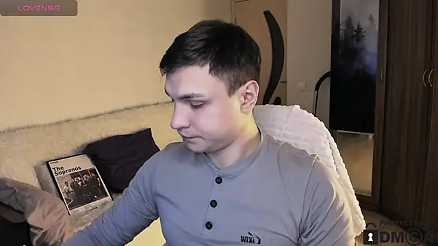 handsome guy01 online show from October 14, 4:35 am