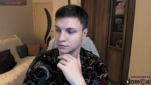 handsome guy01 online show from November 9, 6:55 am