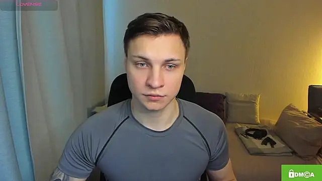 handsome guy01 online show from February 26, 10:14 am