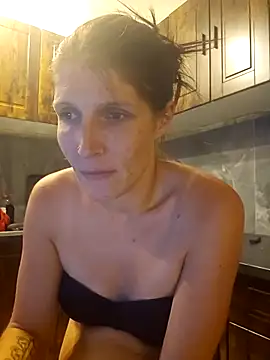 Snapshot of Lenchen_ chatting on June 19, 7:39 pm Lenchen online show from June 19, 7:39 pm