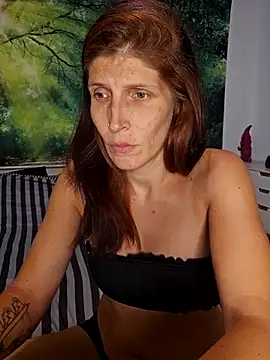Snapshot of Lenchen_ chatting on July 8, 7:29 pm Lenchen online show from July 8, 7:29 pm